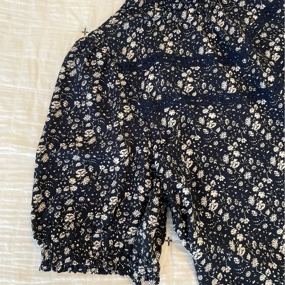 LOFT Vine Lace Trim Mock Neck Smocked Ditsy Floral Top Size L